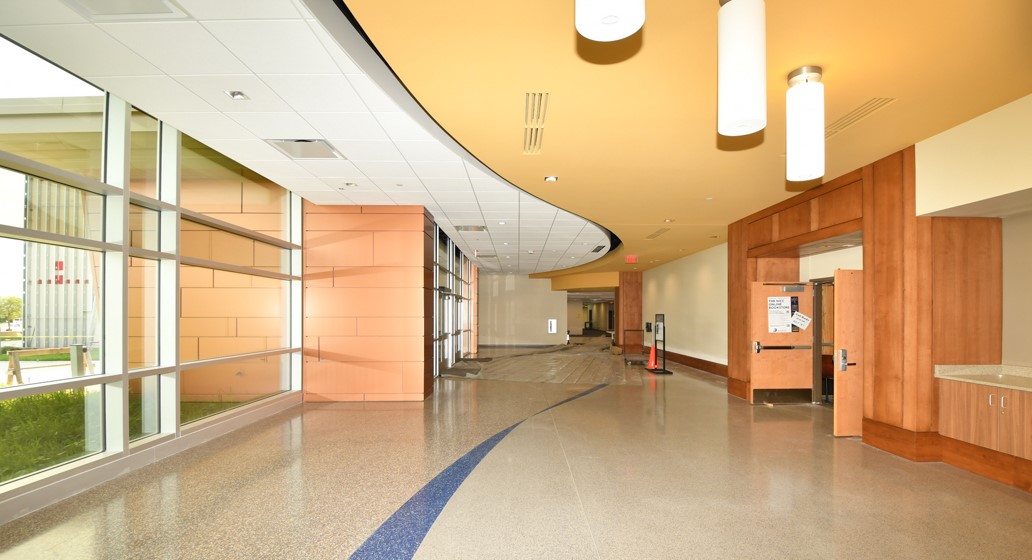 Peosta Hallway between IT and Main