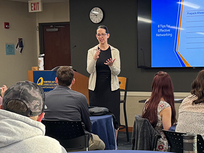 An NICC instructor presents at a workshop in the Dubuque Center.