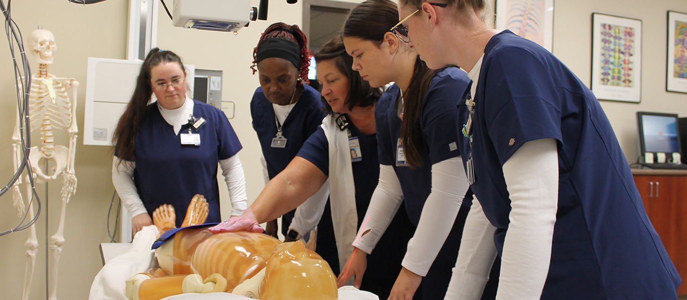 Radiologic Technology students use new X-ray equipment_featured image
