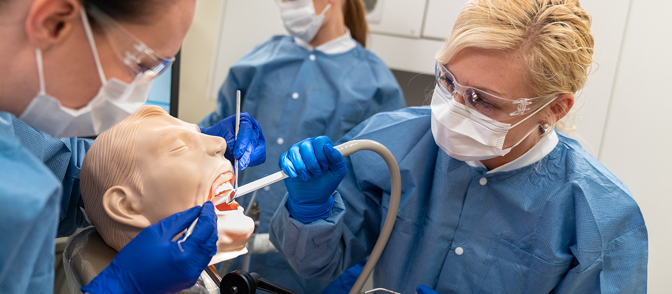 dental assisting_featured image