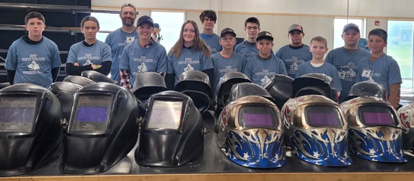 Students pose for photo at 2025 Oelwein welding camp